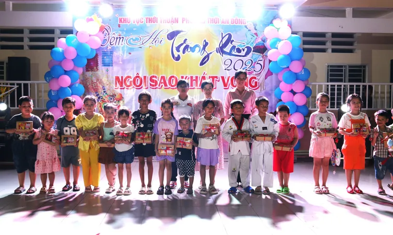 Phường Thới An Đông tặng 1.200 phần quà Trung thu cho thiếu nhi