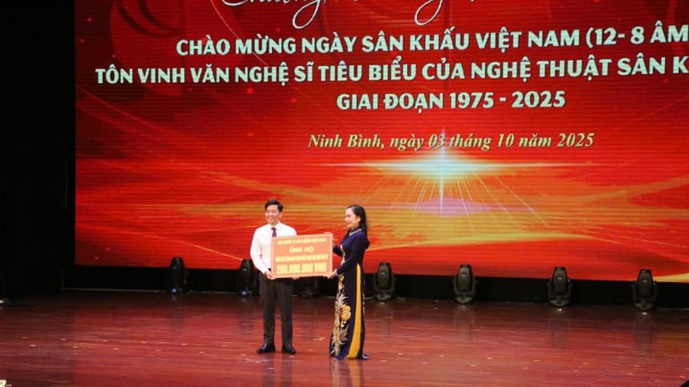 200-trieu-8693.jpg
