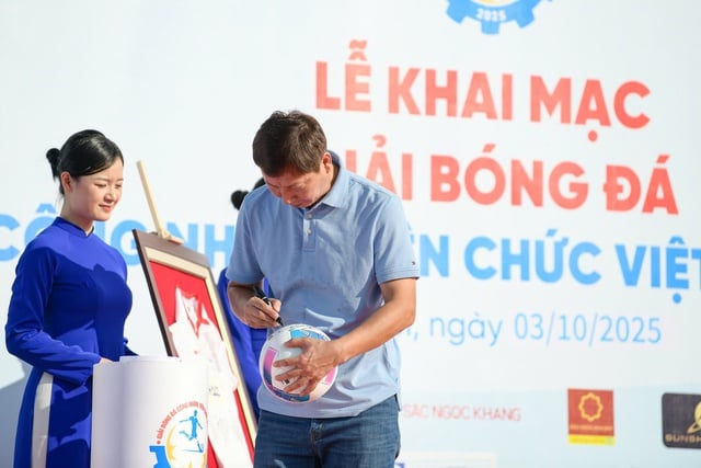 Hào hứng khai mạc giải bóng đá công nhân, viên chức Việt Nam 2025- Ảnh 3.