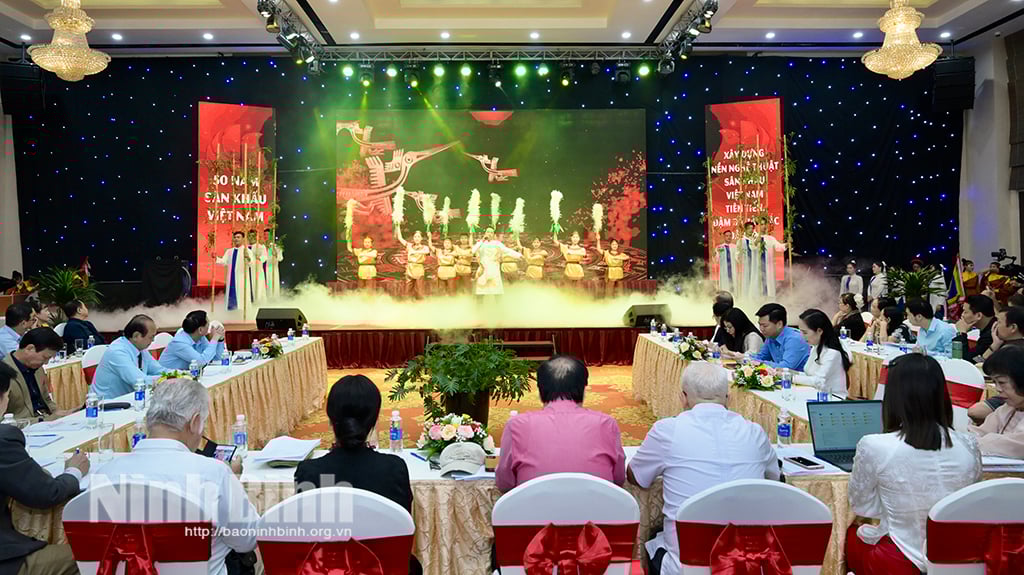 ទិដ្ឋភាពនៃសិក្ខាសាលា “៥០ឆ្នាំនៃការបង្កើតថ្មីនៃសិល្បៈដំណាក់កាលវៀតណាម (១៩៧៥-២០២៥)។
