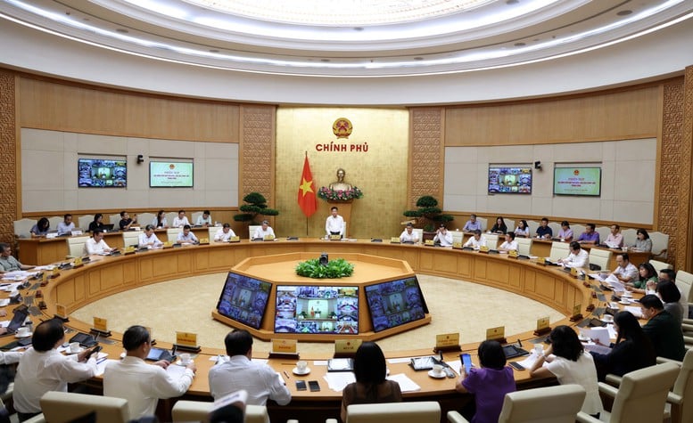 Phó Thủ tướng Lê Thành Long: Cố gắng để việc tuân thủ pháp luật trở thành tự thân- Ảnh 1.