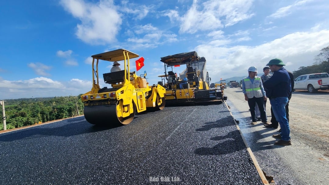 Khanh Hoa - Buon Ma Thuot gyorsforgalmi út építési projektjének 1. fázisának 3. komponens projektjének építése.