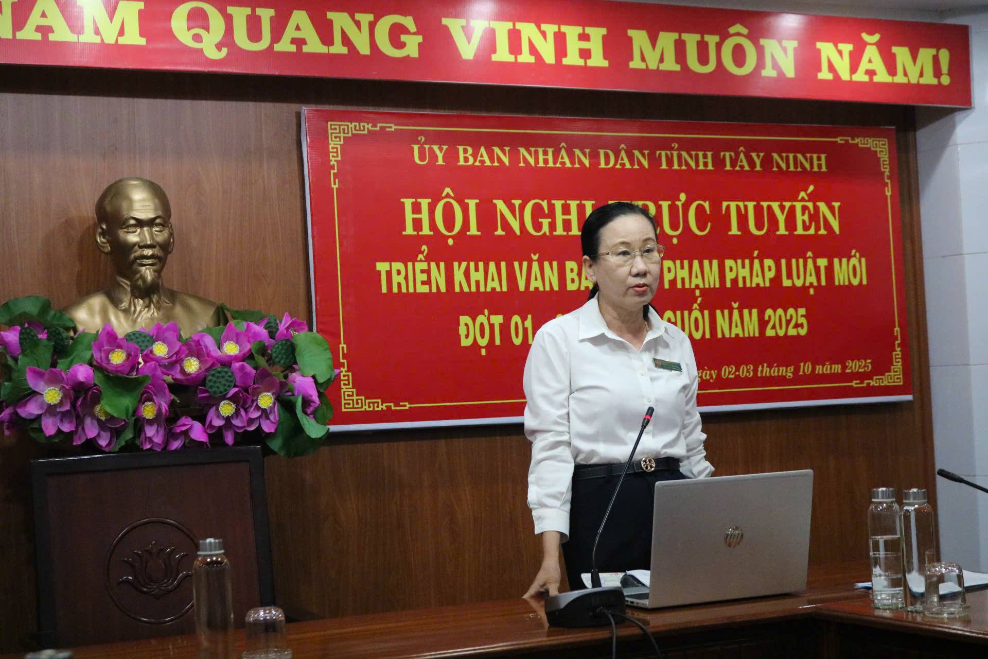 អង់គ្លេស៖ ព័ត៌មាន