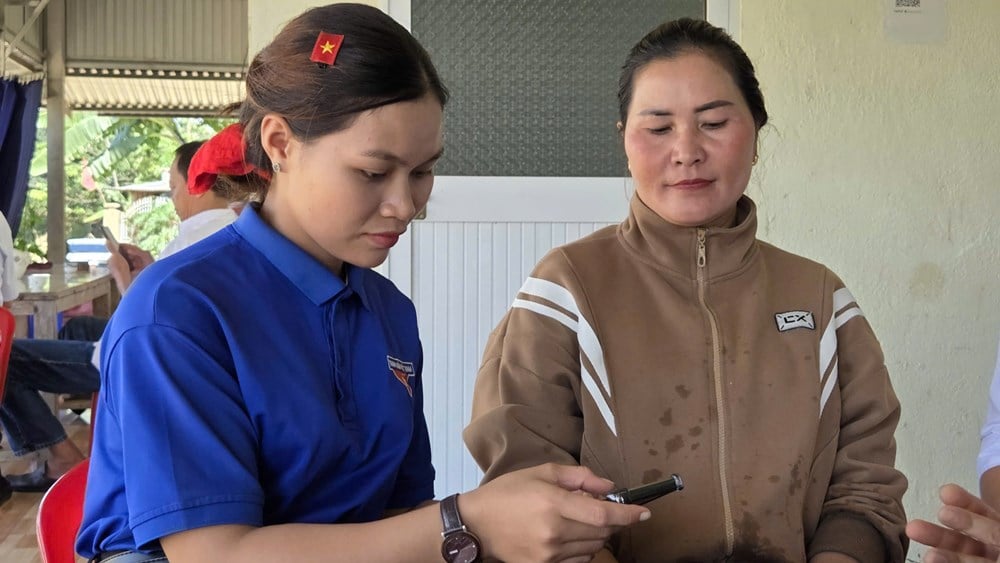 ການ​ຫັນ​ເປັນ​ດິ​ຈິ​ຕອນ​ພາ​ໃຫ້​ປະ​ຊາ​ຊົນ​ຢູ່​ເຂດ​ພູ​ດອຍ​ໃກ້​ຊິດ - ຮູບ​ທີ 1