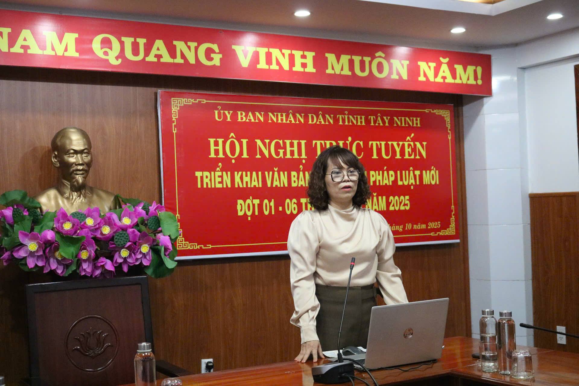អង់គ្លេស៖ ព័ត៌មាន