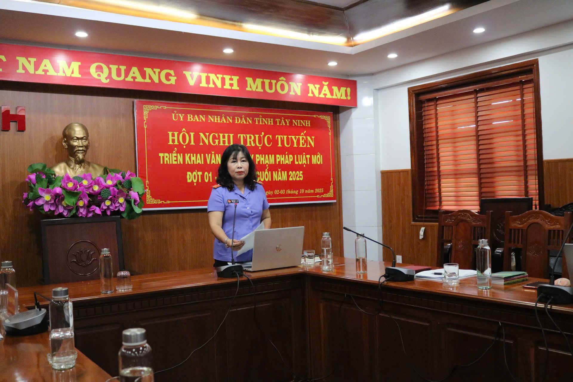 អង់គ្លេស៖ ព័ត៌មាន