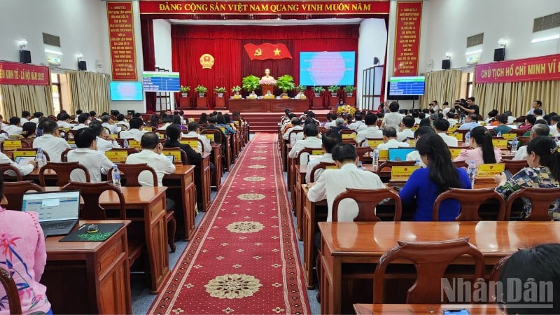 ទិដ្ឋភាពនៃសម័យប្រជុំក្រុមប្រឹក្សាប្រជាជនទីក្រុង Can Tho។