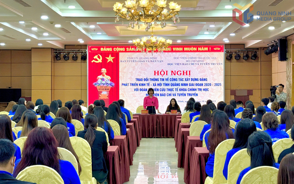 ການ​ນຳ​ຄະນະ​ໂຄສະນາ​ອົບຮົມ​ແຂວງ ກວາງ​ນິງ ​ໄດ້​ແຈ້ງ​ໃຫ້​ຄະນະ​ຜູ້​ແທນ​ຄົ້ນຄວ້າ​ບັນດາ​ຜົນງານ​ທີ່​ແຂວງ ກວາງ​ນິງ ບັນລຸ​ໄດ້​ໃນ​ໄລຍະ 2020-2025.
