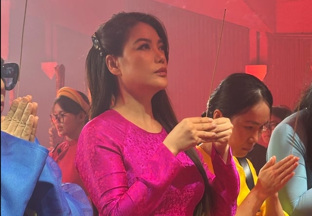 NSND Kim Cương, Minh Vương xúc động khi được tri ân trong ngày giỗ Tổ sân khấu- Ảnh 7.