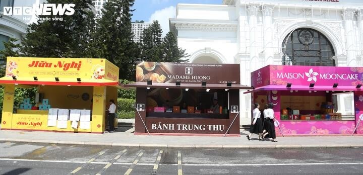 ឆ្នាំនេះ អតិថិជននៅតែចូលចិត្តនំដែលមានតម្លៃថោក ខណៈដែលនំដែលមានតម្លៃថ្លៃៗ ត្រូវបានគេយកមកបម្រើតែអតិថិជនអ្នកមានប៉ុណ្ណោះ។