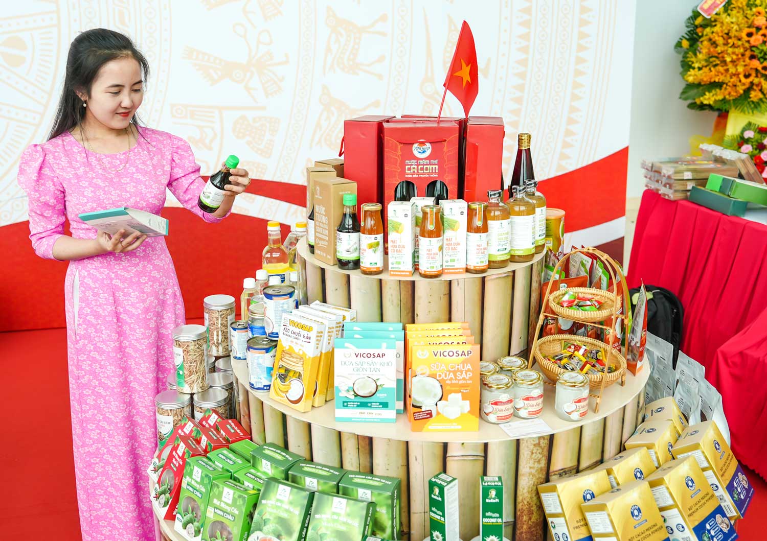 Nhiều sản phẩm OCOP, nông sản được cải tiến mẫu mã, đáp ứng yêu cầu thị trường.
