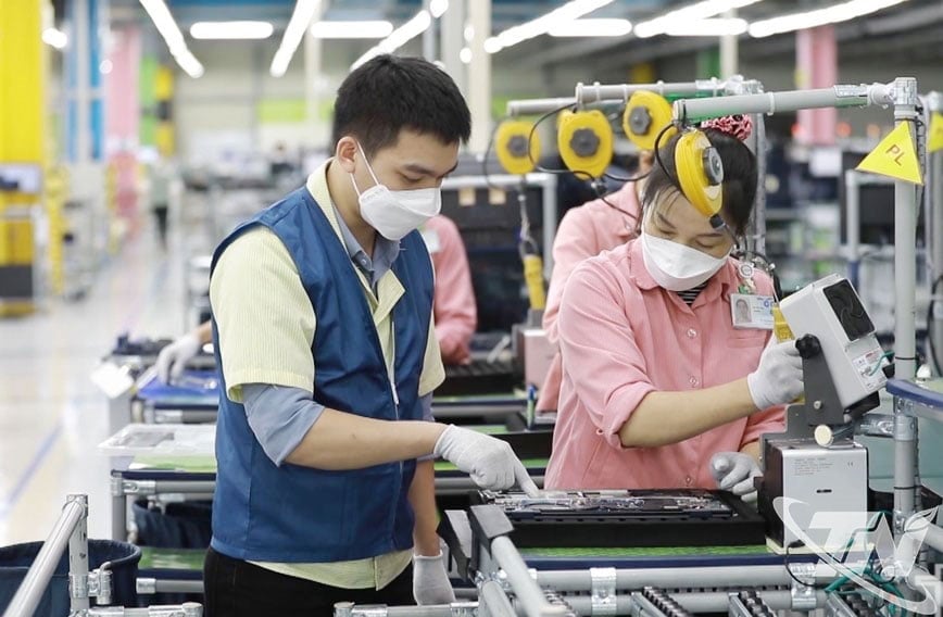 With its main products being tablets and smartphones, Samsung Electronics Vietnam - Thai Nguyen Company Limited (SEVT) has made an important contribution to the province's digital economic development. Photo: T.L