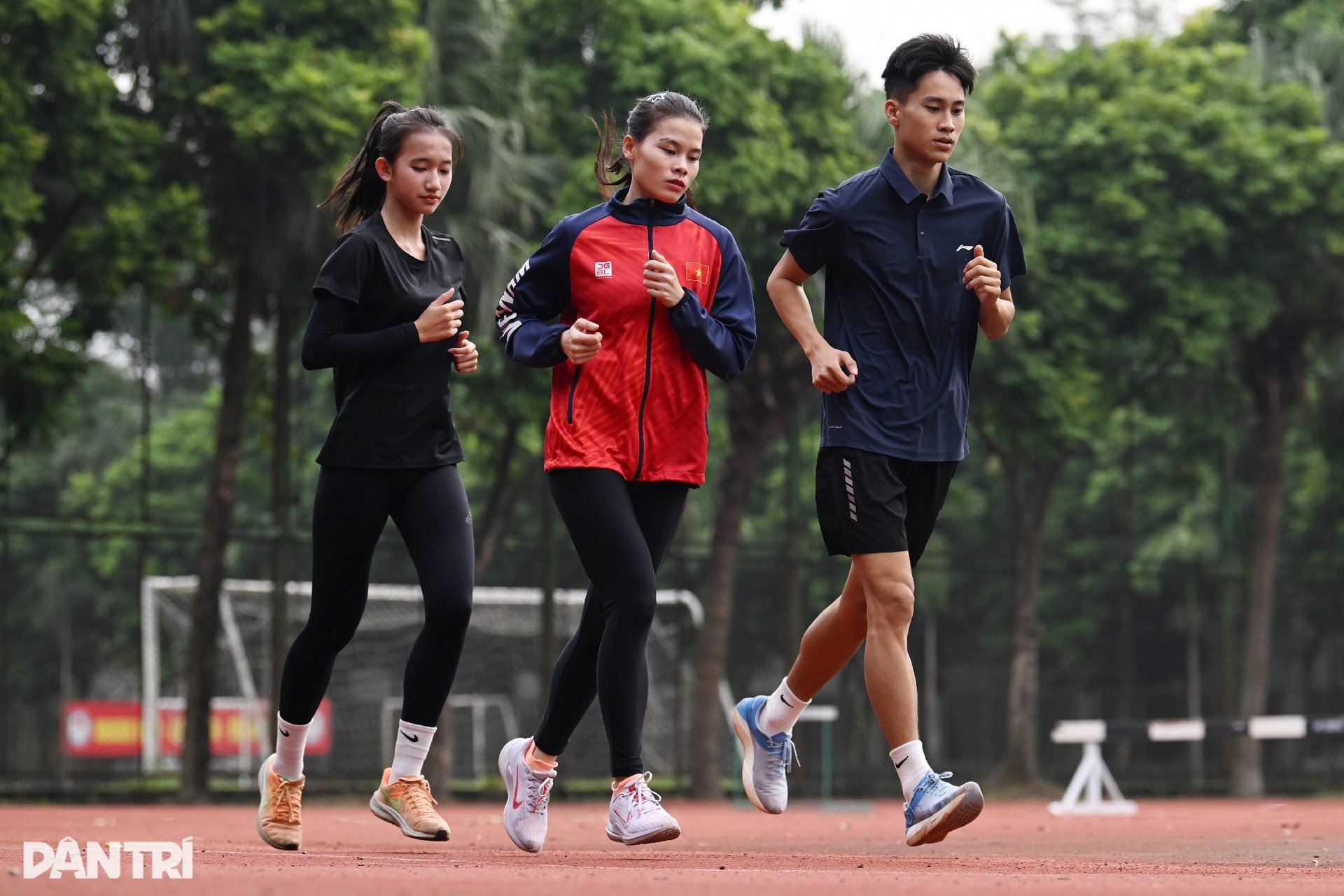 Những bước chân vượt rào bền bỉ hướng về vinh quang SEA Games 33 - 13