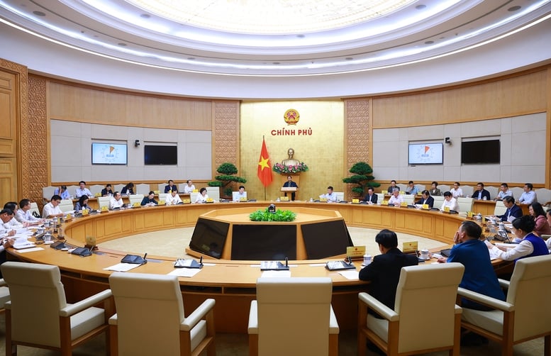 Thủ tướng: Đến cuối năm 2025 phải cơ bản giải quyết xong các vướng mắc trong vận hành chính quyền địa phương 2 cấp- Ảnh 1.