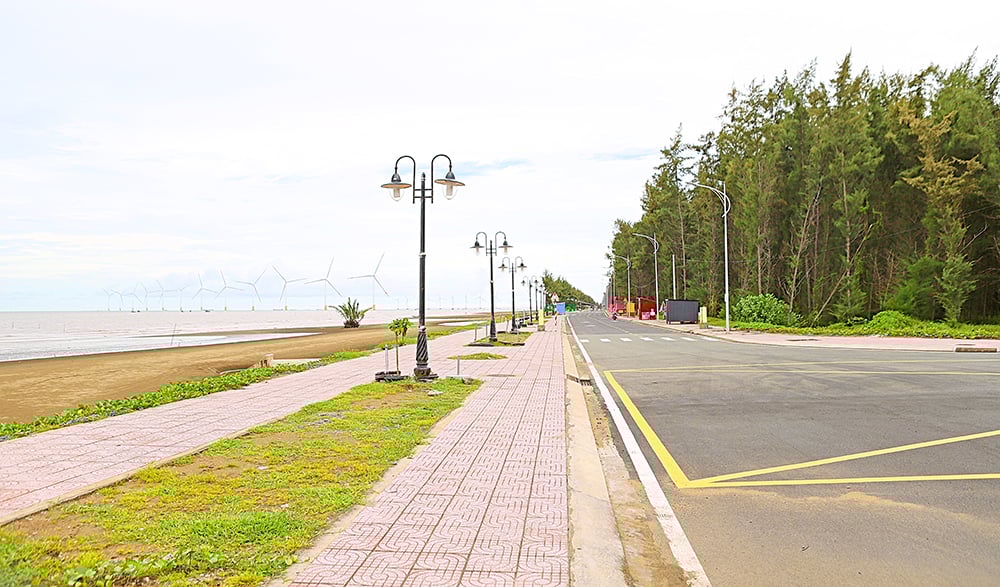 Odată finalizat, drumul provincial de coastă va conecta provinciile din regiune și orașul Ho Chi Minh, precum și sistemul rutier de coastă al întregii țări.