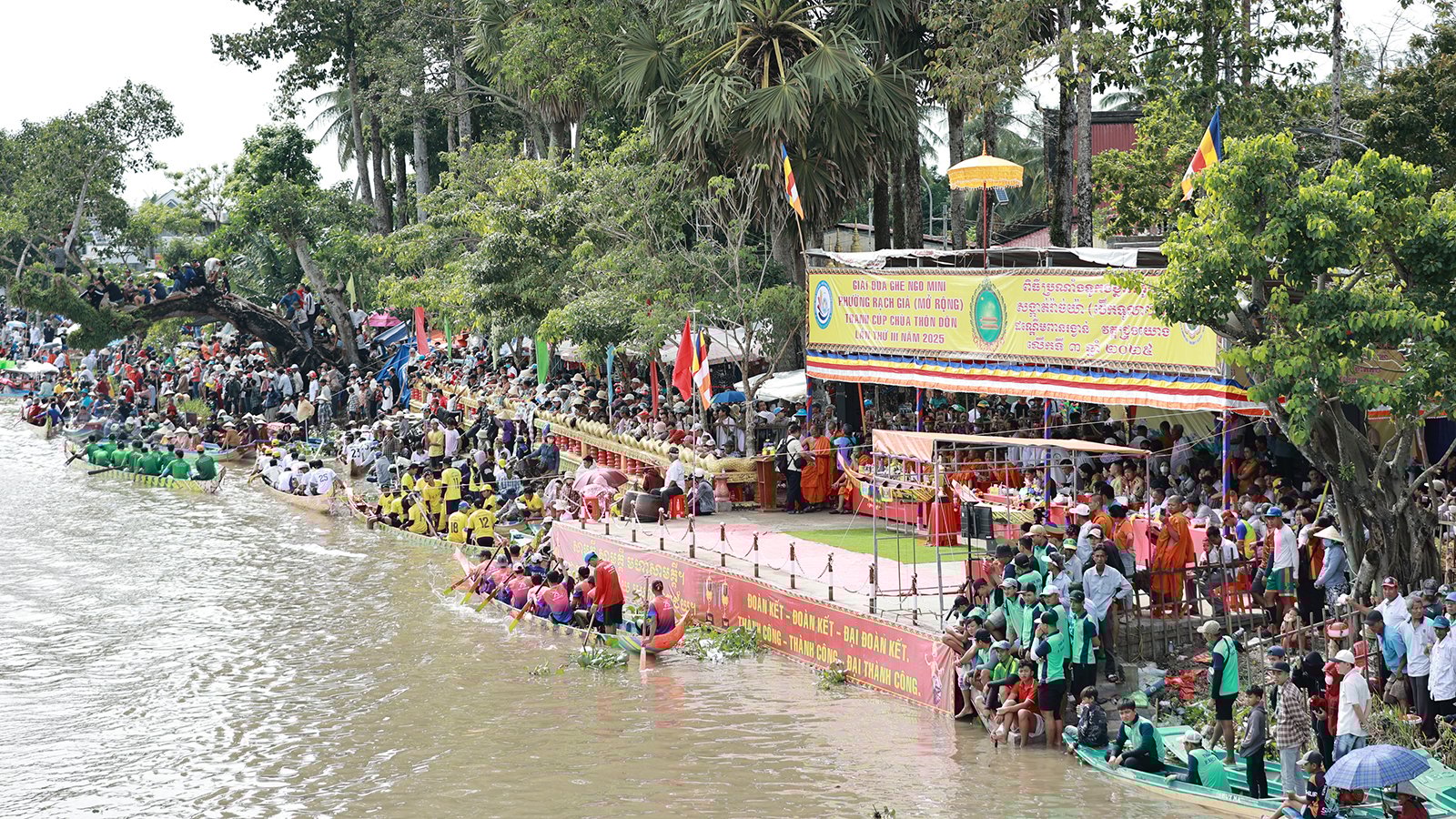 Barevný obrázek festivalu