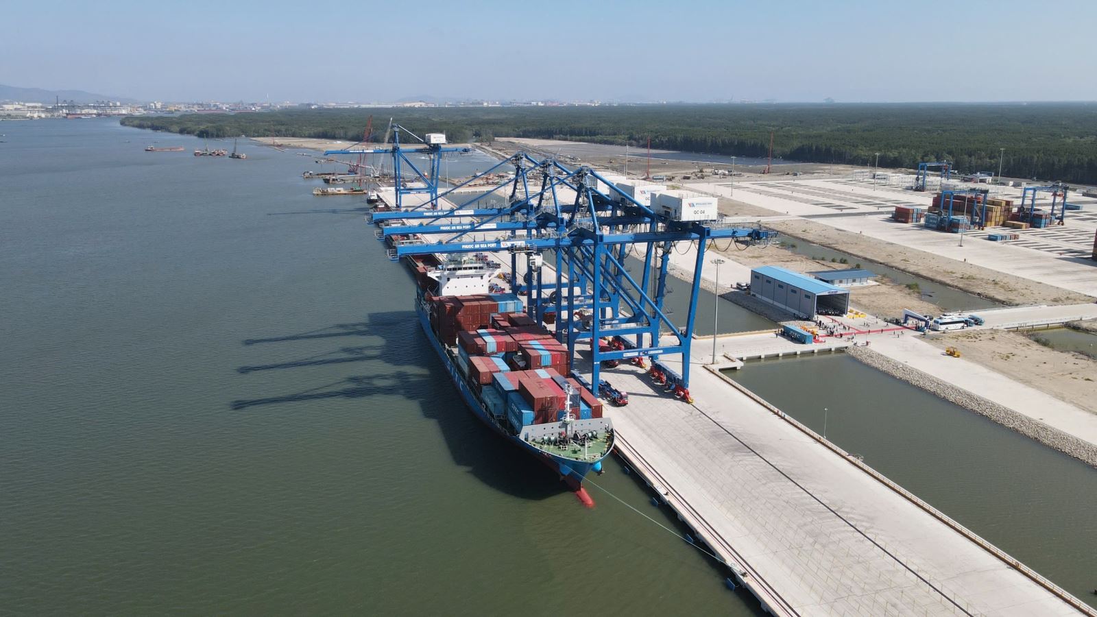 Подпись к фотографии