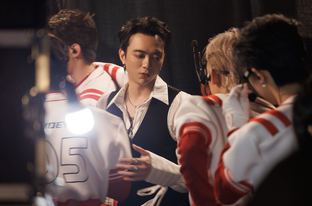 G-Dragon menyebabkan pencarian akomodasi di Hanoi meningkat lebih dari 250% - Foto 2. G-Dragon khiến lượt tìm kiếm chỗ ở tại Hà Nội tăng hơn 250%- Ảnh 2.