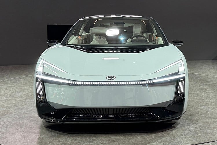 ດ້ານໜ້າຂອງ Corolla Concept ໃຊ້ການອອກແບບ  2-6149.jpg