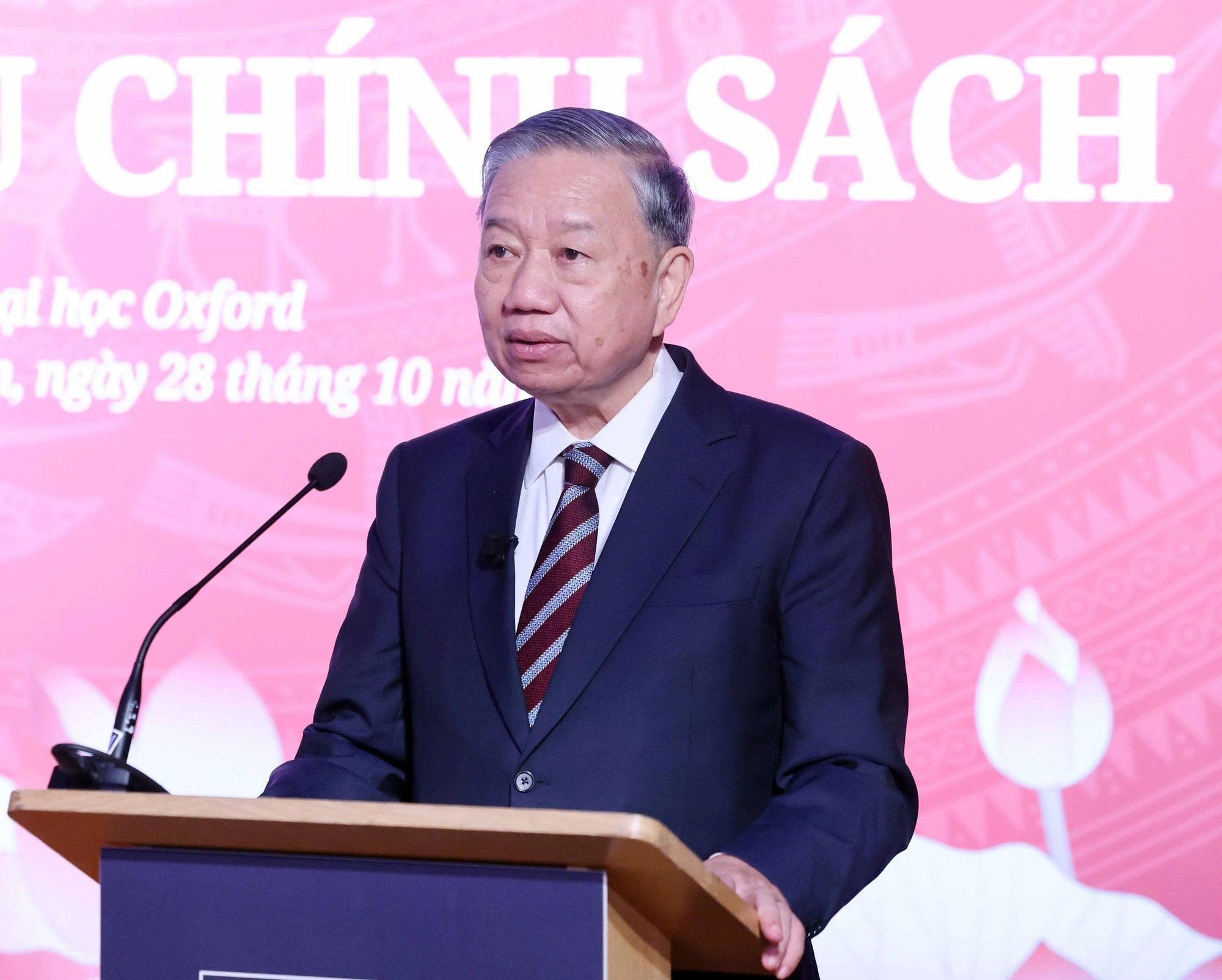 Việt Nam coi Anh là đối tác chiến lược dài hạn cùng Tổng Bí thư Tô Lâm - Ảnh 2.