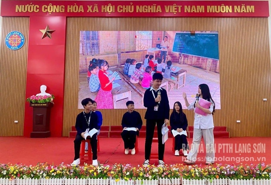 ກິດຈະກຳການສຶກສານອກຫຼັກສູດ 