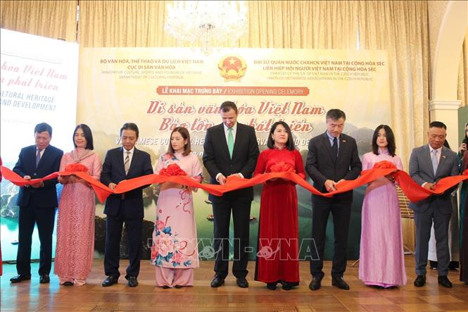 „Vietnamské kulturní dědictví – ochrana a rozvoj“: Vietnamský dech v srdci Evropy Chú thích ảnh