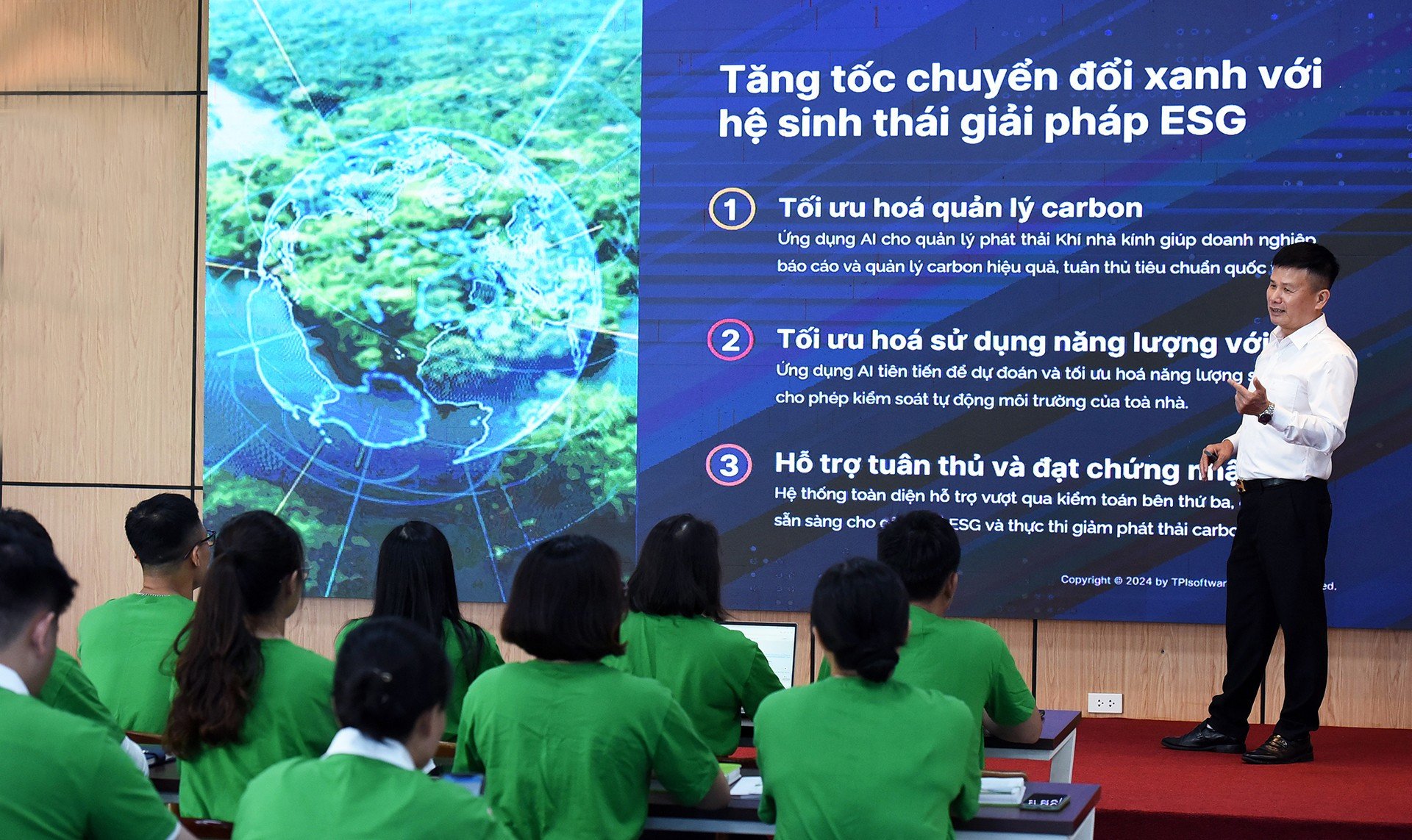 ຮູບແບບ “ອຸດສາຫະກຳສີຂຽວ” ຂອງບໍລິສັດຫຸ້ນສ່ວນ Shinec ໄດ້ຮັບການຜັນຂະຫຍາຍນັບມື້ນັບເປັນຫຼັກຖານສະແດງໃຫ້ເຫັນເຖິງບົດບາດຫຼັກຂອງອົງການພັກໃນວິສາຫະກິດເອກະຊົນ. 9-dsc-1158.jpg