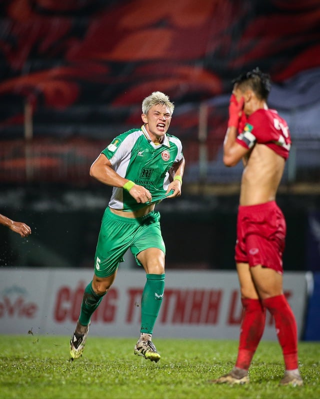 Xuất hiện thêm nhân tố cao 1,91 m có thể lên U.23 Việt Nam, cần thêm điều kiện…
- Ảnh 2.