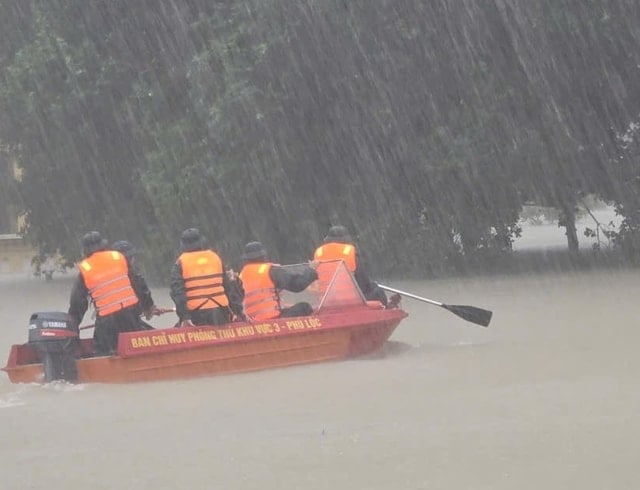 Tin LŨ ĐẶC BIỆT LỚN, cảnh báo MƯA LỚN, LŨ QUÉT, SẠT LỞ ĐẤT và các chỉ đạo KHẨN CẤP ỨNG PHÓ- Ảnh 8. Tin LŨ ĐẶC BIỆT LỚN, cảnh báo MƯA LỚN, LŨ QUÉT, SẠT LỞ ĐẤT và các chỉ đạo KHẨN CẤP ỨNG PHÓ- Ảnh 8.