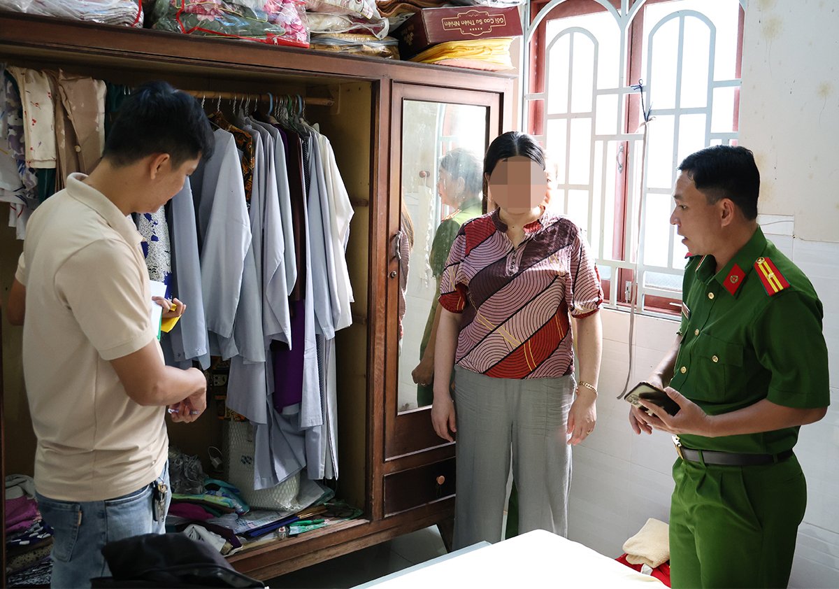 An Giang: Ertappad med att svärdotter stjäla pengar och guld från sin mosters make värda miljarder dong