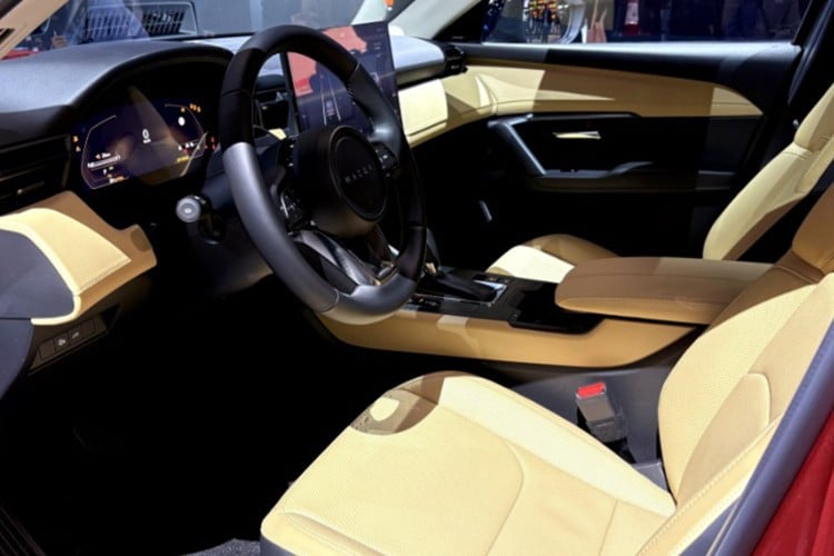 ອຸປະກອນລະດັບສູງອື່ນໆຈຳນວນໜຶ່ງໃນ Mazda CX-5 2026 ເຊັ່ນ: ມຸງຫຼັງຄາພາໂນຣາມາ, ບ່ອນນັ່ງດ້ານຫຼັງທີ່ໃຫ້ຄວາມຮ້ອນ ແລະເຄື່ອງປັບອາກາດແບບເອກະລາດ 3 ໂຊນ ກໍ່ຖືກເພີ່ມໃສ່ໃນລຸ້ນລະດັບສູງ, ເຖິງແມ່ນວ່າພວກມັນອາດຈະບໍ່ປະກົດຕົວໃນຕະຫຼາດຫວຽດນາມໃນໄລຍະທຳອິດກໍຕາມ. 10-9991.jpg