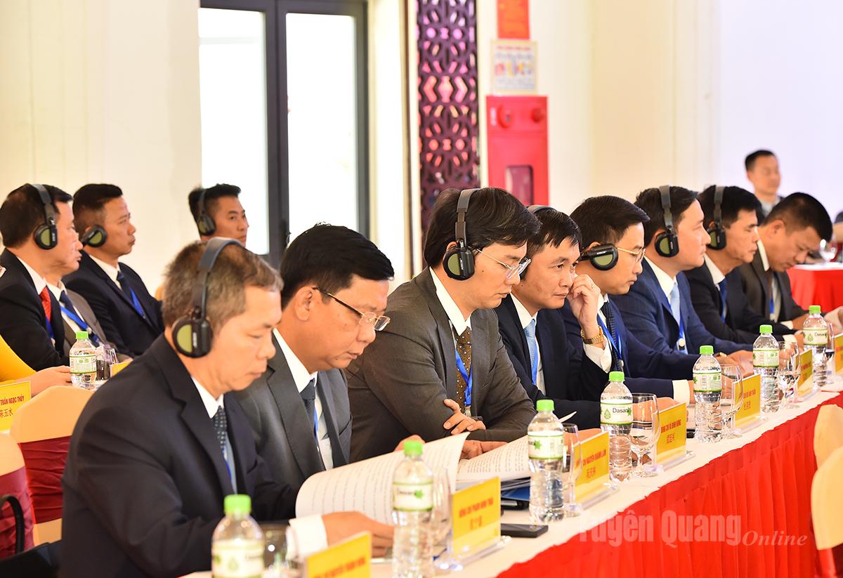 तुयेन क्वांग प्रांत के विभागों और शाखाओं के नेताओं ने सम्मेलन में भाग लिया।