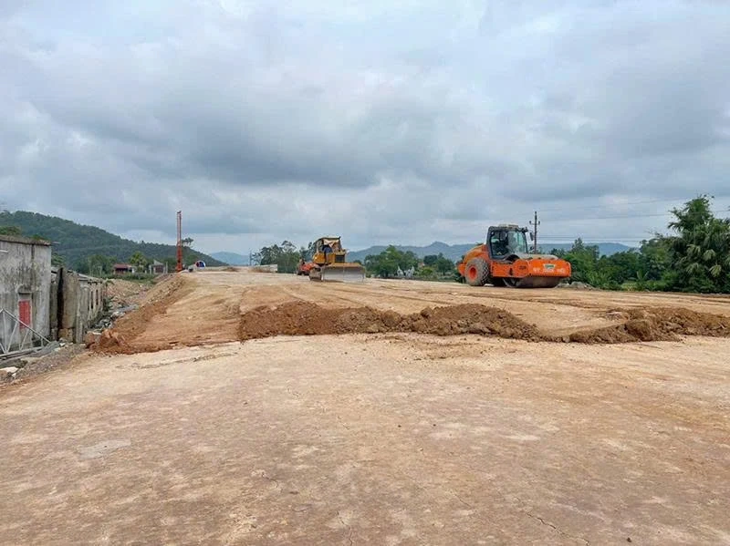 90 ວັນແລະຄືນຂອງການເລັ່ງຢ່າງແຂງແຮງເພື່ອບັນລຸເສັ້ນສໍາເລັດຮູບການລົງທຶນສາທາລະນະ