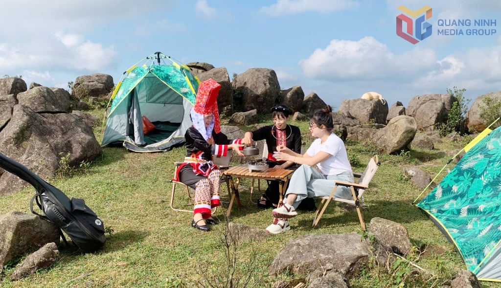 ২০২৫ সালের হোয়ান মো শরৎ - শীতকালীন পর্যটন সপ্তাহের সময় পর্যটকরা মাউন্ট গোরিওতে যান এবং রন্ধনসম্পর্কীয় সংস্কৃতির অভিজ্ঞতা লাভ করেন।