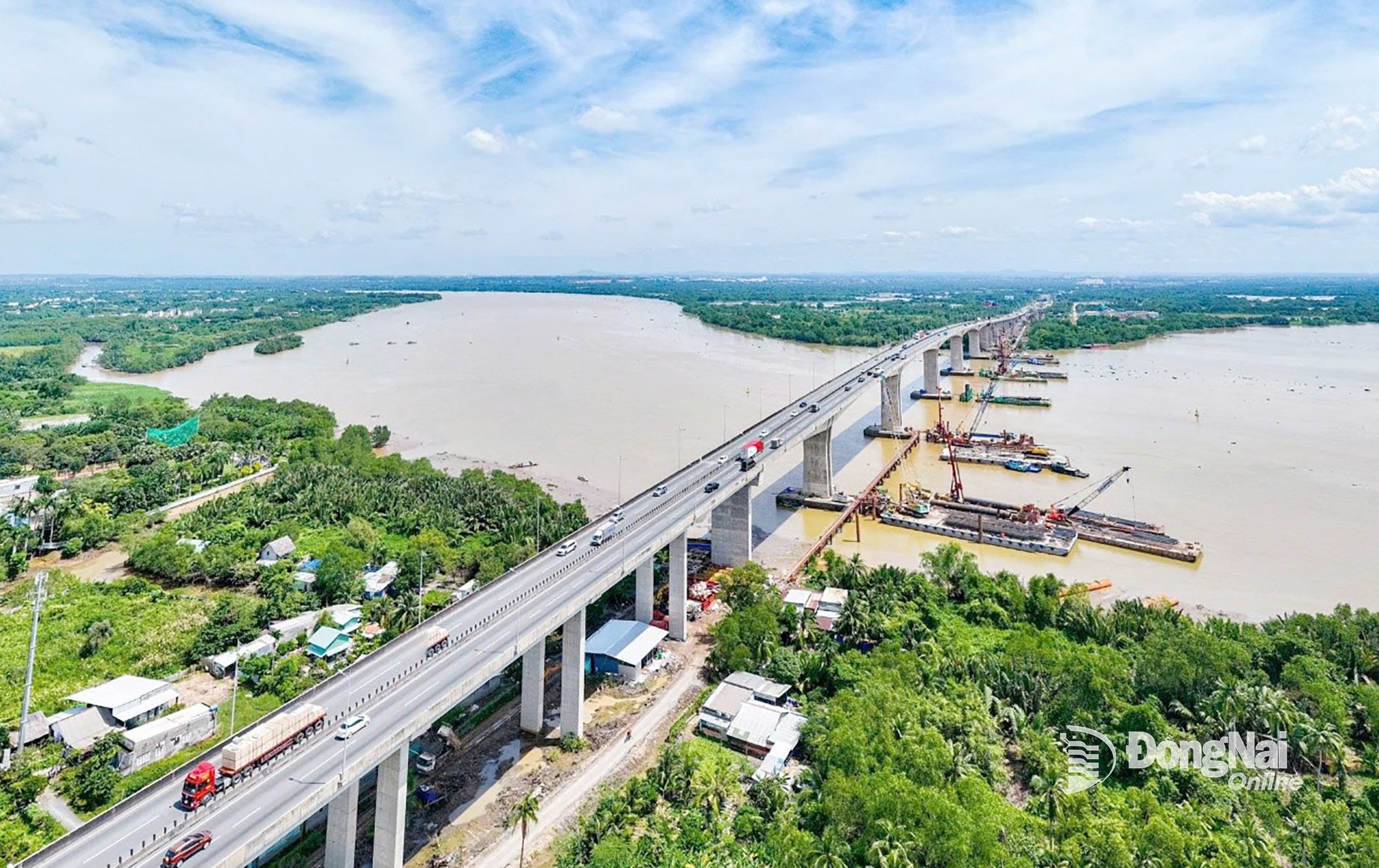 De Nhon Trach-brug op Ringweg 3, die Dong Nai en Ho Chi Minhstad verbindt, is al maanden open voor verkeer. Foto: Thanh Hai