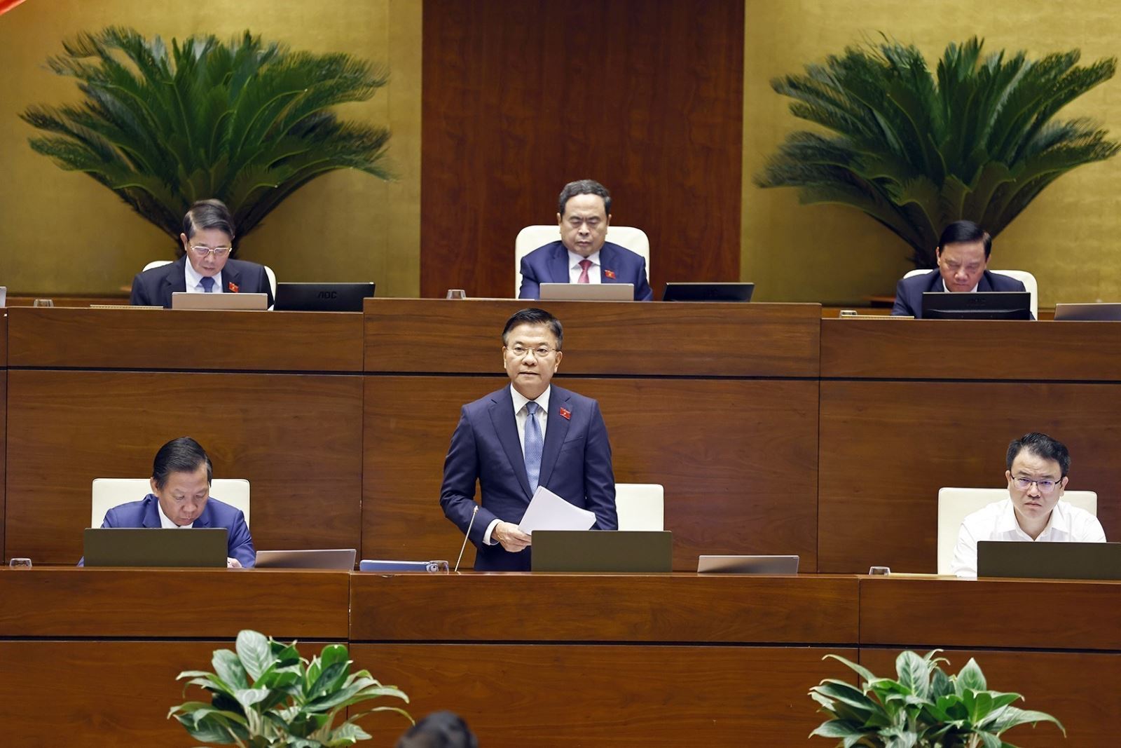 ຄຳບັນຍາຍຮູບພາບ