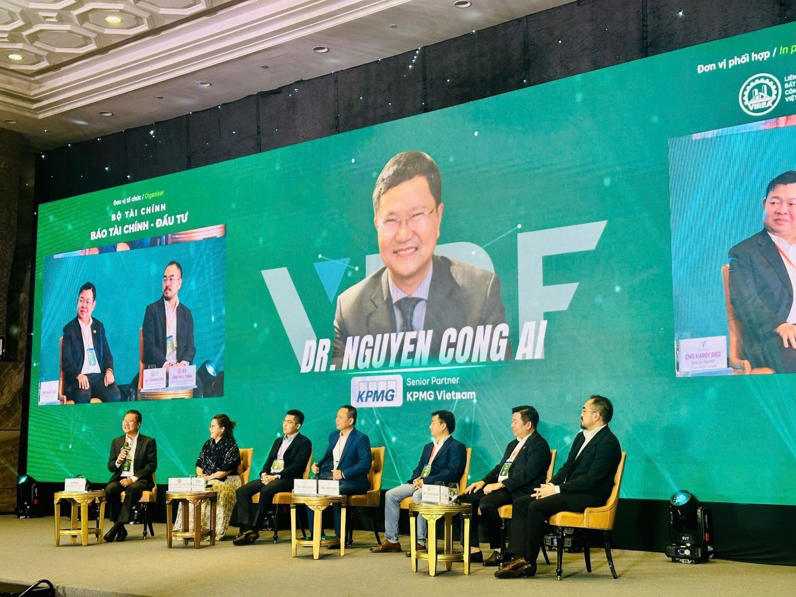 ຄຳບັນຍາຍຮູບພາບ