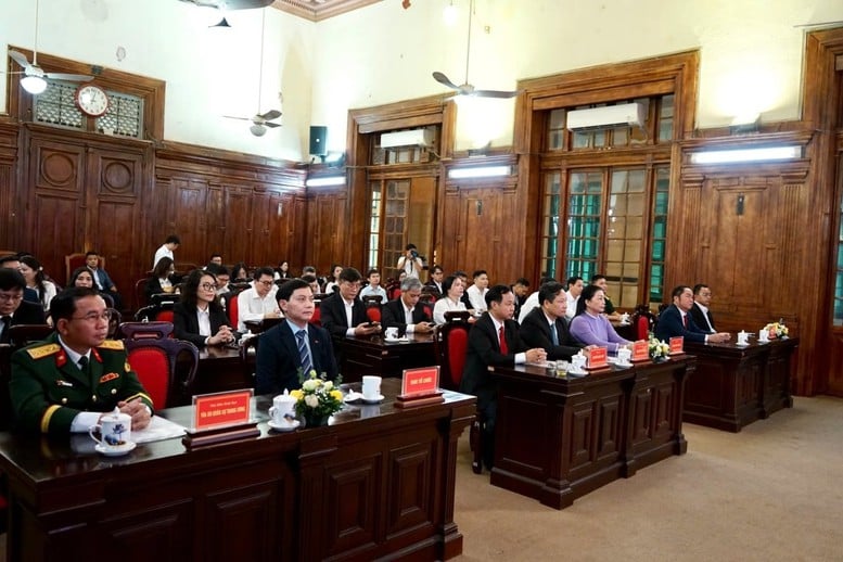 11 tập thể, cá nhân đạt giải trong cuộc thi trực tuyến 'Tìm hiểu lịch sử 80 năm Tòa án nhân dân'- Ảnh 1.