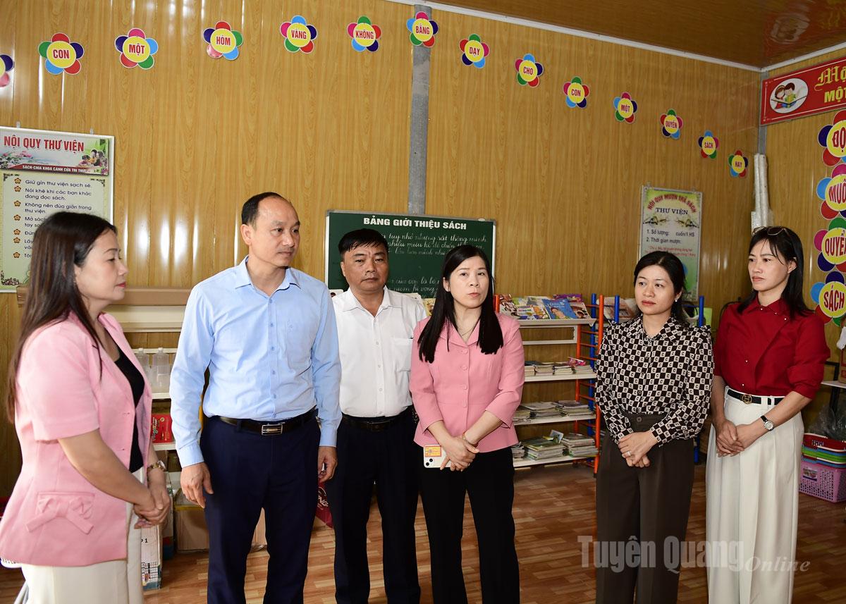 គណៈប្រតិភូអធិការកិច្ចបានចុះត្រួតពិនិត្យការងារអប់រំនៅសាលាបឋមសិក្សាគៀនដាយ។