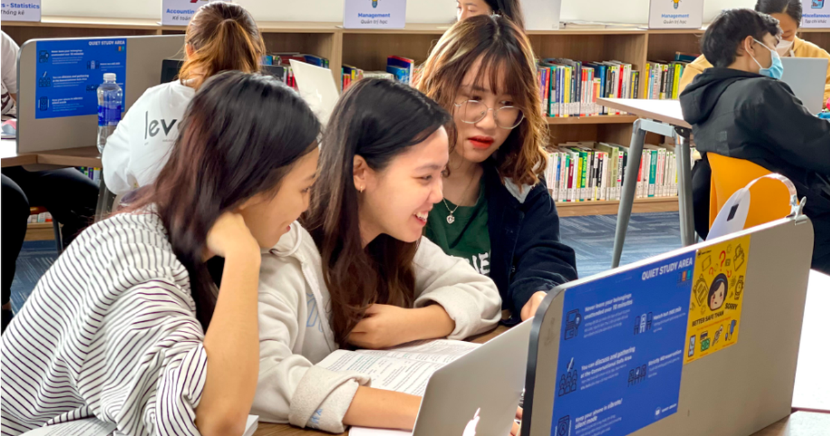 Một giảng viên đang 'gánh' bao nhiêu người học?