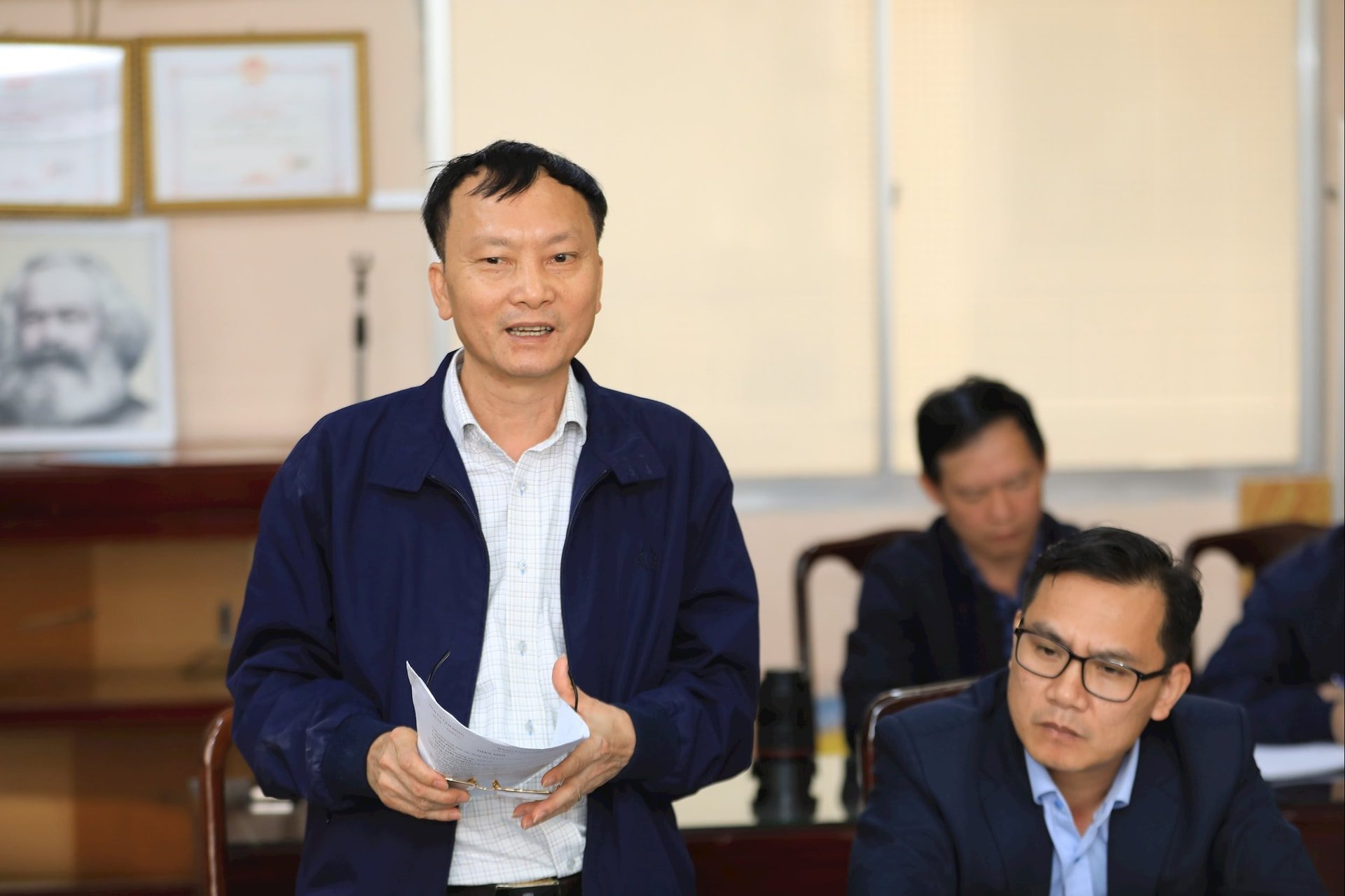 ថ្នាក់ដឹកនាំនាយកដ្ឋានហិរញ្ញវត្ថុបានធ្វើការវិភាគលើផែនការនៃការបញ្ចេញថវិកា ហើយបានយល់ស្របតាមសំណើបន្ថែមនេះ។