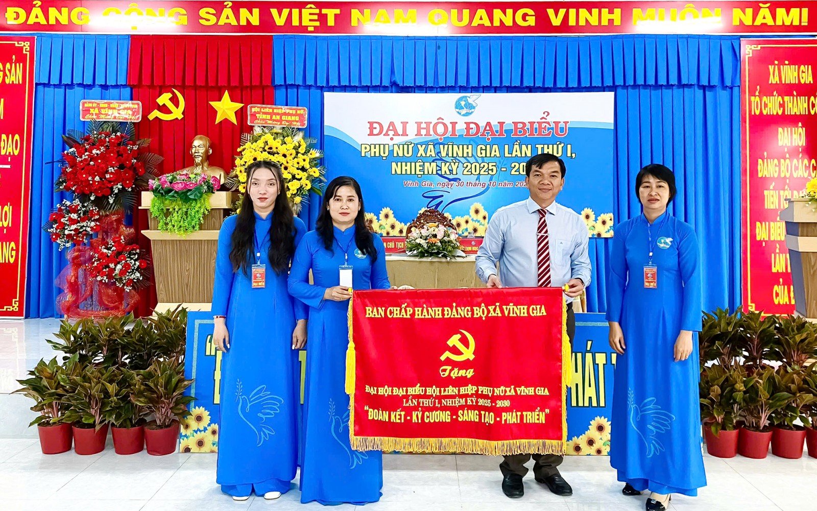 សម្ព័ន្ធនារីឃុំ Vinh Gia ដាក់ចេញនូវគោលដៅចំនួន ១១ សម្រាប់អាណត្តិថ្មី។