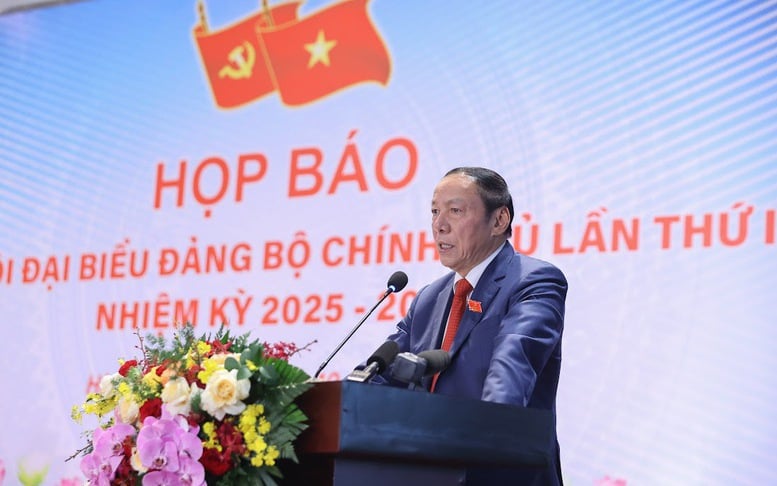 รัฐมนตรีเหงียน วัน หุ่ง: ส่งเสริมจิตวิญญาณประชาธิปไตยในการมีส่วนร่วมและการสนับสนุนพรรคให้สูงสุด เพื่อปรับปรุงเอกสารของการประชุมให้สมบูรณ์แบบยิ่งขึ้นต่อไป