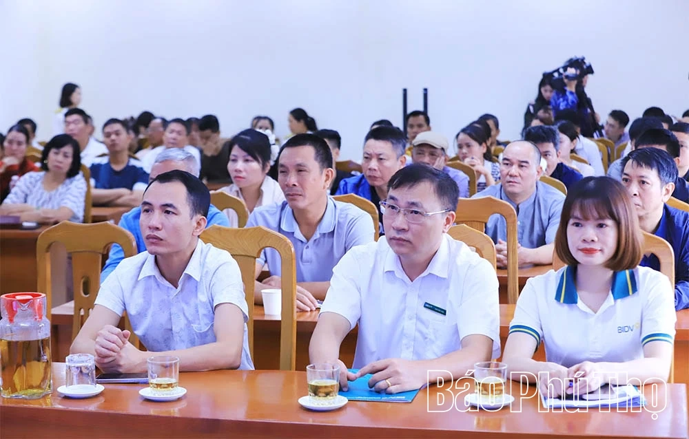 Propaganda a poradenství ohledně přeměny modelů daňového řízení pro podnikatelské domácnosti při zrušení paušální daně