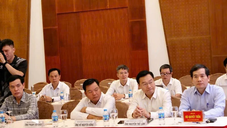 ការកសាងការិយាល័យវិចារណកថាប្រកបដោយវិជ្ជាជីវៈ ទំនើប ធ្វើឲ្យប្រសើរឡើងនូវគុណភាពព័ត៌មានបម្រើសាធារណៈជន