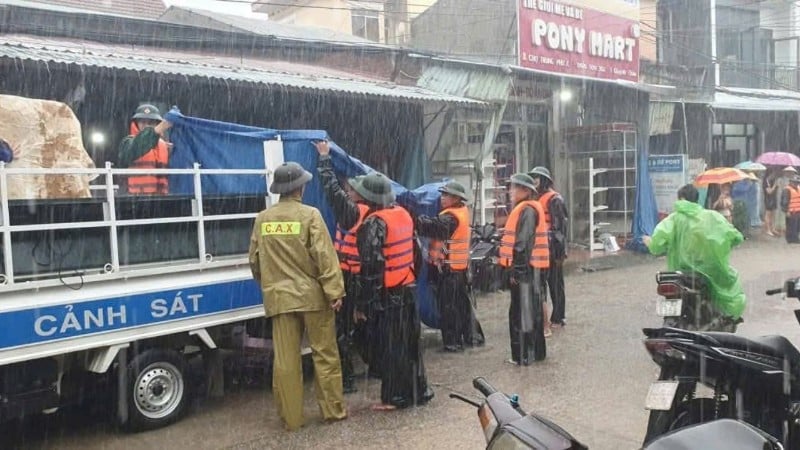 កម្លាំងទ័ពជើងគោកនៃយោធភូមិភាគទី៥ បានសម្របសម្រួលជាមួយកម្លាំងផ្សេងទៀត ដើម្បីនាំយកស្បៀងអាហារទៅចែកជូនប្រជាពលរដ្ឋដែលលិចលង់ និងដាច់ឆ្ងាយ។