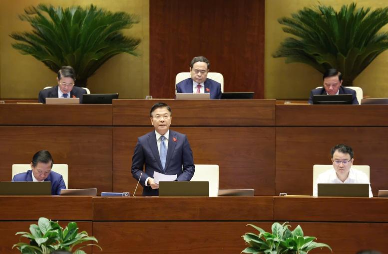 ឧបនាយករដ្ឋមន្ត្រី Le Thanh Long បំភ្លឺអំពីបញ្ហាសេដ្ឋកិច្ចសង្គមមួយចំនួននៅចំពោះមុខរដ្ឋសភា - រូបថត ២.