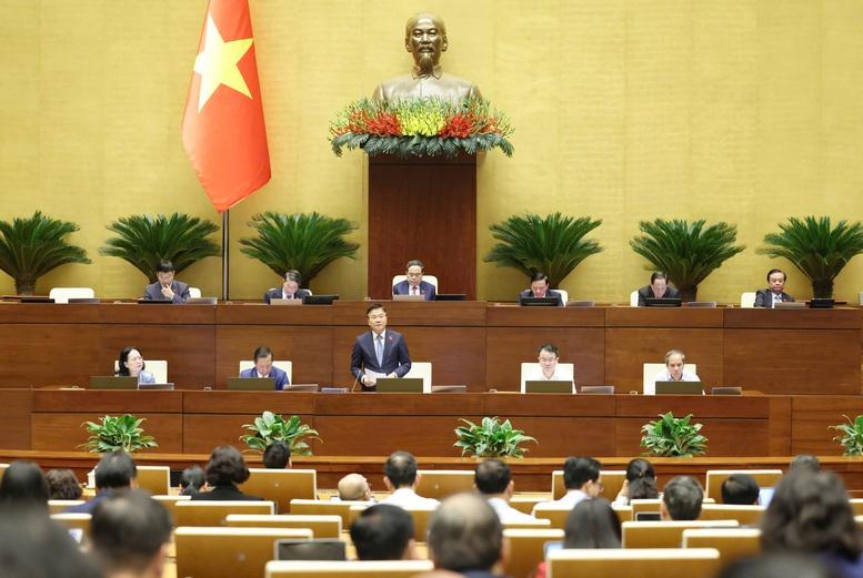 ឧបនាយករដ្ឋមន្ត្រី Le Thanh Long បំភ្លឺអំពីបញ្ហាសេដ្ឋកិច្ចសង្គមមួយចំនួននៅចំពោះមុខរដ្ឋសភា - រូបថត ៣.