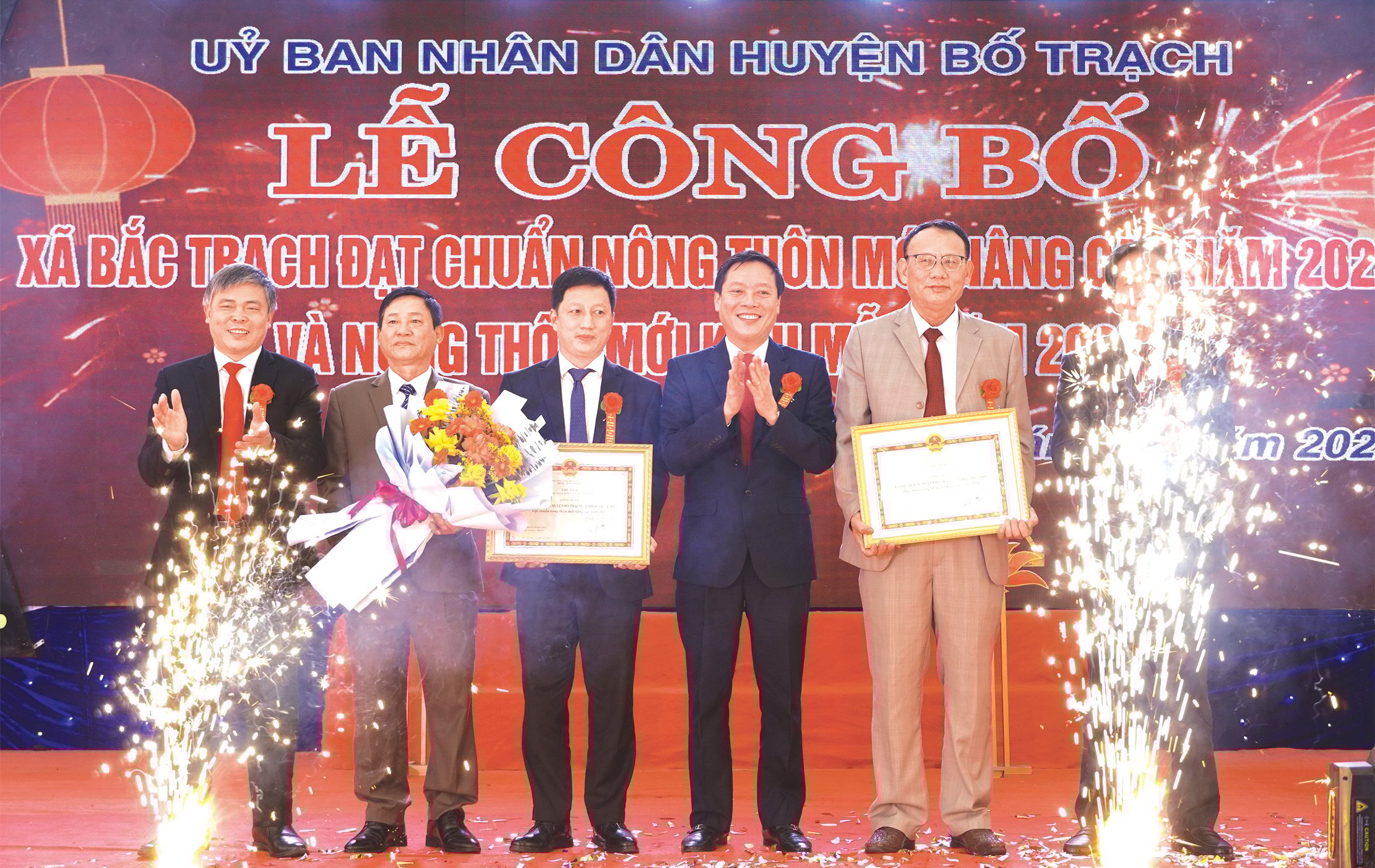 Obec Bac Trach (stará) má tu čest být první obcí v provincii Quang Binh (stará), která byla uznána jako vzorová nová venkovská obec - Foto: L.M