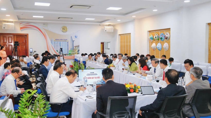 Quang cảnh buổi tọa đàm triển khai Nghị quyết 72 tại Bệnh viện Từ Dũ.